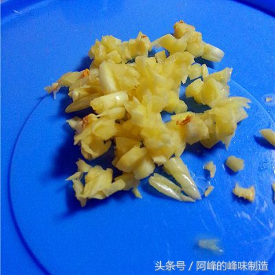 双椒茄子的做法,开胃下饭的家常菜圆茄子