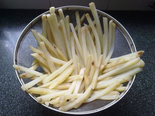 如何在家里做薯条给孩子吃最简单,薯条家庭自制做法保证孩子都爱吃