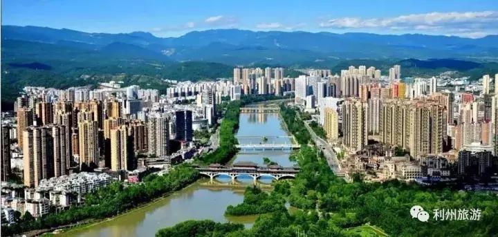 广元出发高铁到哪里好玩,广元高铁站离哪个旅游景点近