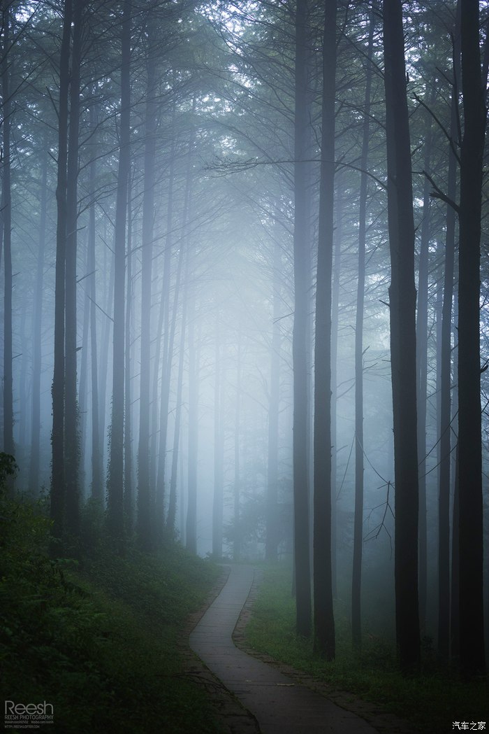 宝马X6,不谈性能如何!自驾遇上大雨还被拍成大片,颜值绝对够!