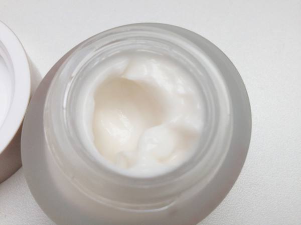 雅诗兰黛抗蓝光眼霜适合多大年龄,六胜肽淡化细纹眼霜适合什么年龄