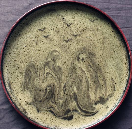 点茶，能如咖啡般出奶花，比魔术神奇！如何利用茶叶美容才有效