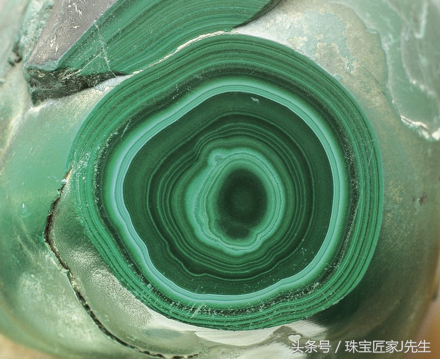 孔雀石是珠宝吗,奢侈品珠宝孔雀石