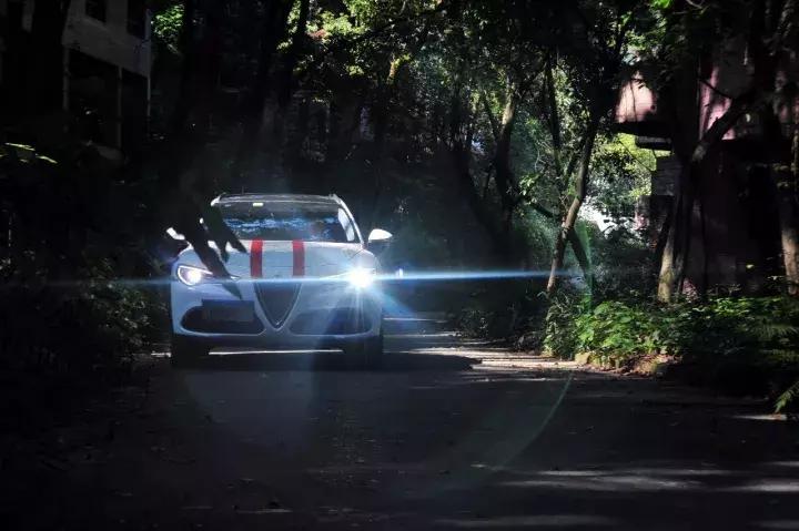 阿尔法罗密欧stelvioti和veloce区别,试驾阿尔法罗密欧stelvio