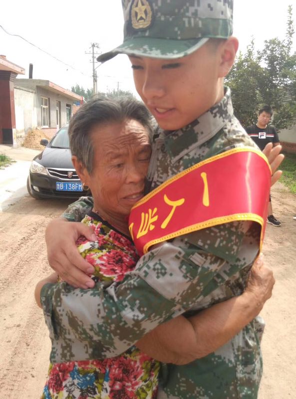 三岁父亲去世,3岁父亲去世母亲改嫁