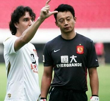 恒大昔日功勋离队后重回巅峰,广州恒大功勋球员退役