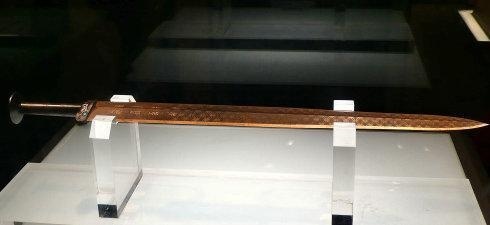 削铁如泥宝刀,削铁如泥的宝刀是什么材料打造的