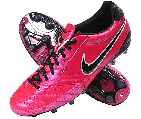 十种最好看的足球鞋,经典足球鞋盘点