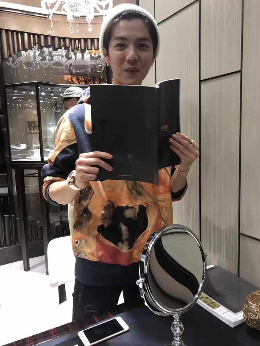 关晓彤香奈儿戒指,关晓彤上海金茂