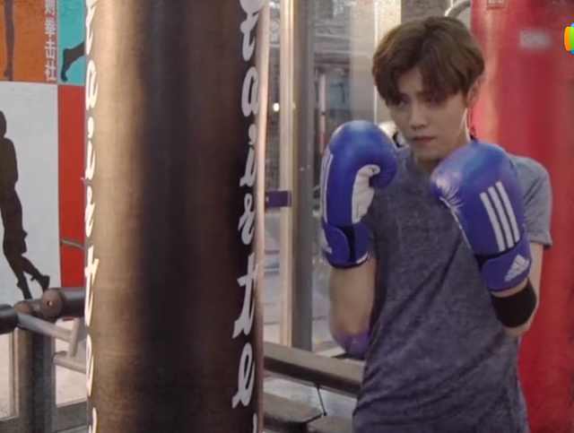 鹿晗甜蜜暴击完整视频,鹿晗甜蜜暴击比赛