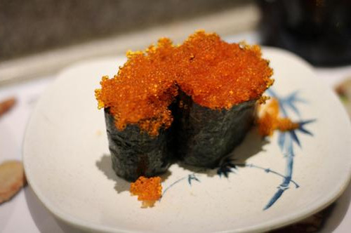 这种鱼一直都在“姐弟恋”，日本人捕捞它却不是为了吃鱼肉