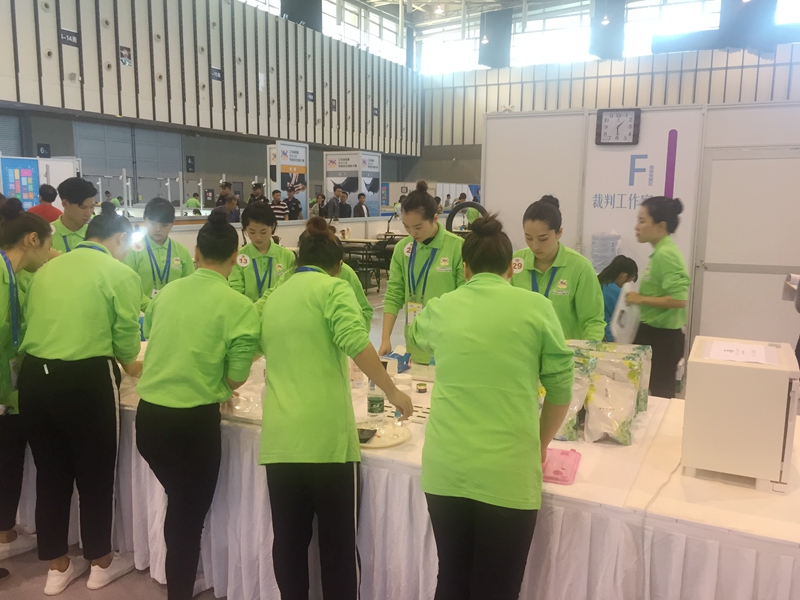 与国际接轨的美容化妆比赛是啥样的？