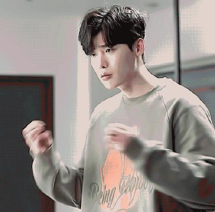 李钟硕韩剧推荐当你沉睡时片段,韩剧片段禁欲系李钟硕