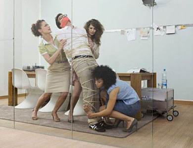 得罪了领导的亲戚怎么办,领导的亲戚犯了错该如何解决