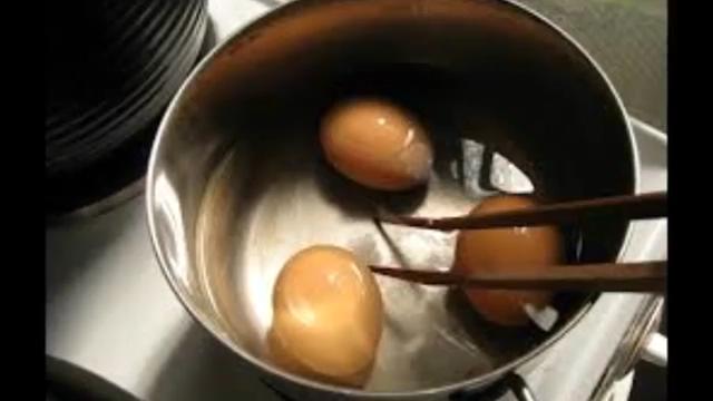 不小心把鸡蛋打碎了是什么预兆,鸡蛋不小心打破了很多怎么办