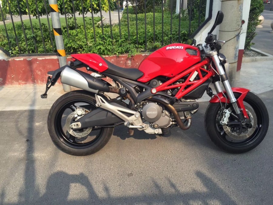 杜卡迪大魔鬼2021款最帅摩托车,杜卡迪monster795百公里加速