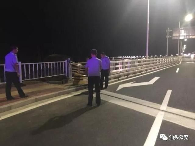 东海岸大道莱芜路口因现场施工维修放置反光锥致一些车辆压线，可撤销处罚