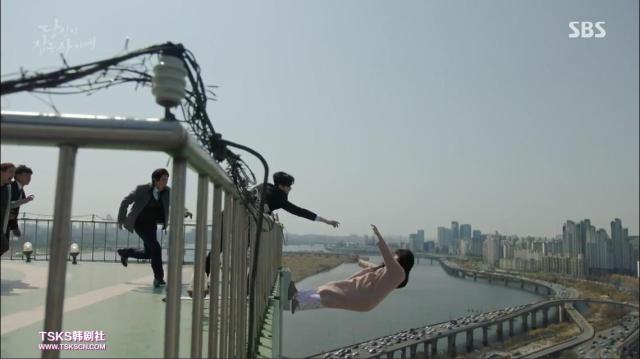 梦里梦到的人是醒来遥不可及的人,梦里梦到的人醒来就有好感