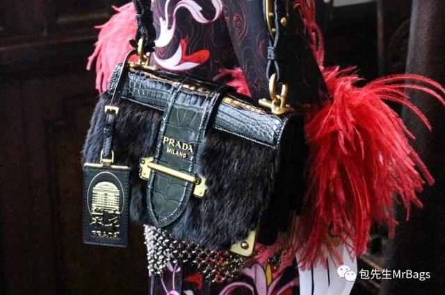 prada三合一小牌子,prada官方旗舰店包包