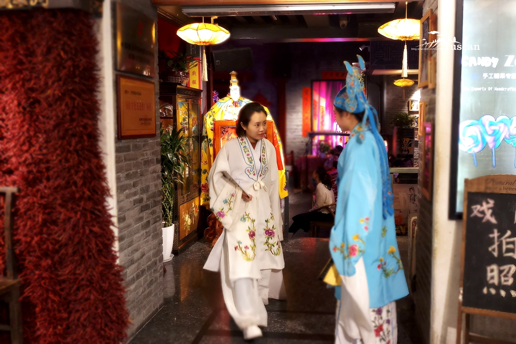 三星galaxyc8港版,三星galaxyc8像素