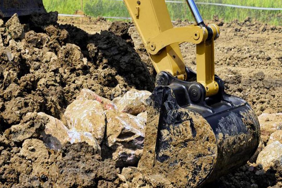 小挖卡特跟日立哪个好,小挖机卡特307