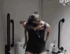 新款连体裤怎么上厕所比较好,男士连体裤上厕所的正确方法