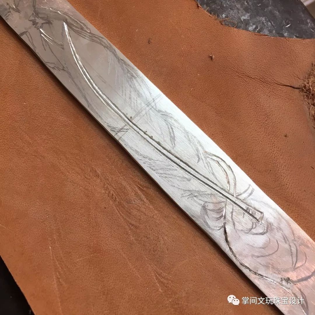 清末民国银花钱錾刻工艺,手工錾刻银手牌