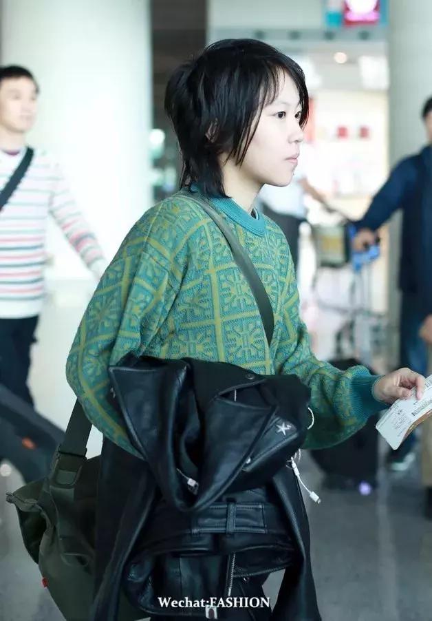 刘诗诗唐嫣甜蜜日常,一入秋便是深秋