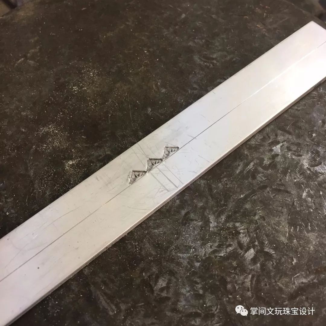 清末民国银花钱錾刻工艺,手工錾刻银手牌