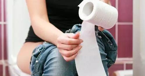 女性上厕所注意事项,女生长期频繁上厕所会导致什么