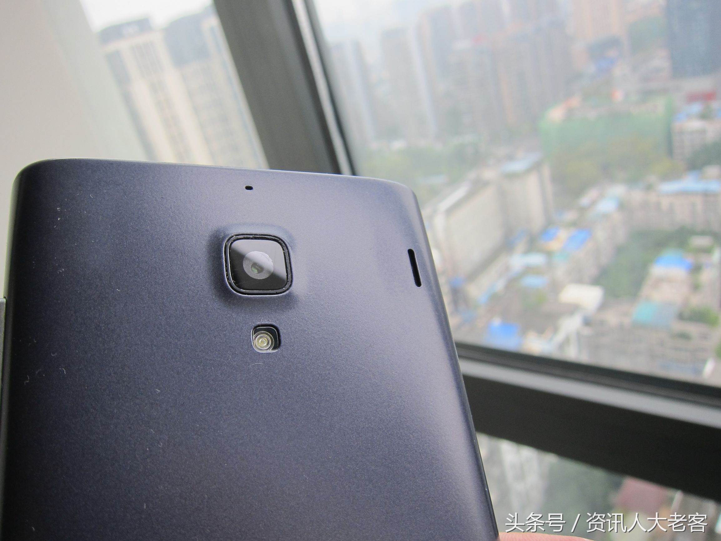 只花5元钱，我就成功治好了红米1S电信版的“白内障”