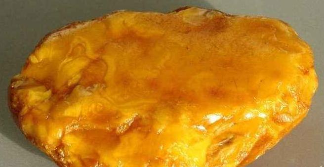 琥珀蜜蜡原石该如何挑选,怎么挑选琥珀原石