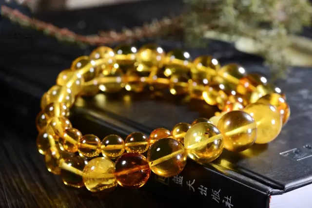 蜜蜡的种类及图片介绍,蜜蜡的种类及价值及图片