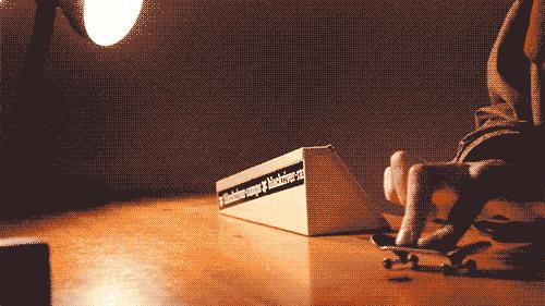 手指滑板怎么跳跃,手指滑板的跳跃该怎么做