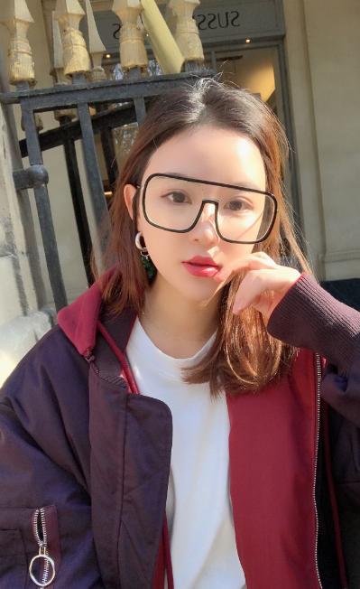 艺人们看angelababy的眼神,为什么明星流行平胸