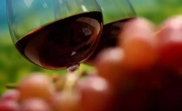 常喝红酒的十大好处是什么呢,红酒温热喝有什么好处