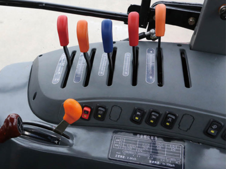 十万左右拖拉机,1404拖拉机优缺点