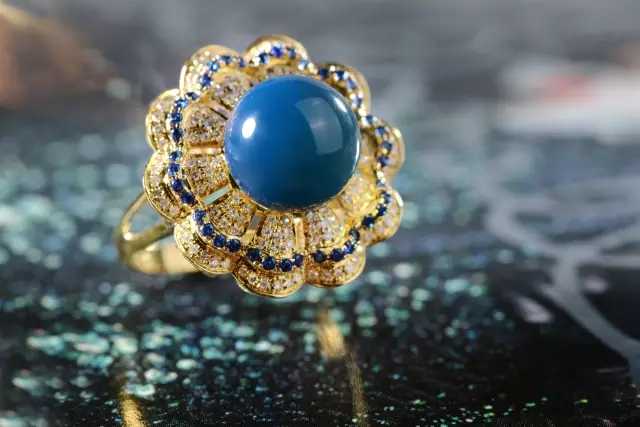 蜜蜡的种类及图片介绍,蜜蜡的种类及价值及图片