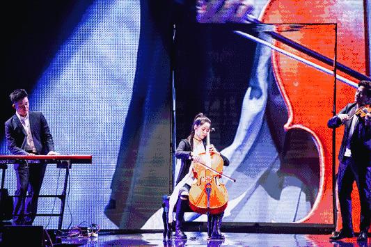 范冰冰双生花大秀,范冰冰李宇春同台视频