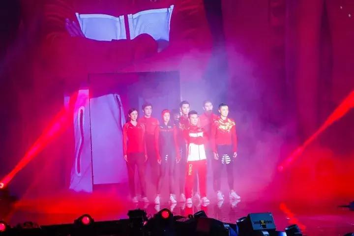 范冰冰双生花大秀,范冰冰李宇春同台视频