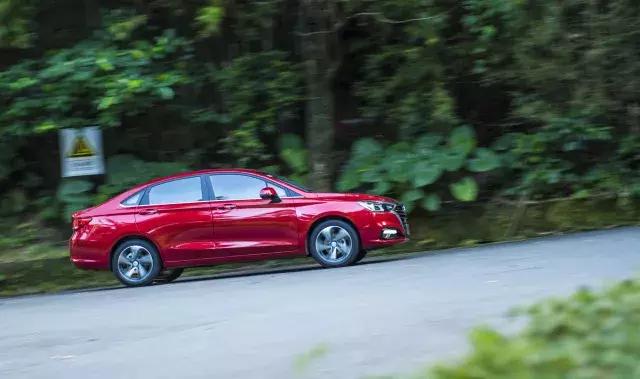 北京汽车绅宝d502015款1.5自动,2015年12月绅宝d50现在值多少钱