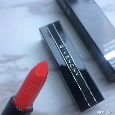 有热门色，也有冷门色，这20支是我最近爱用的口红~