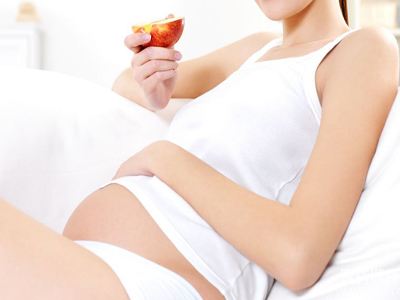 孕期见红正常吗,孕期见红是不是就必须保胎