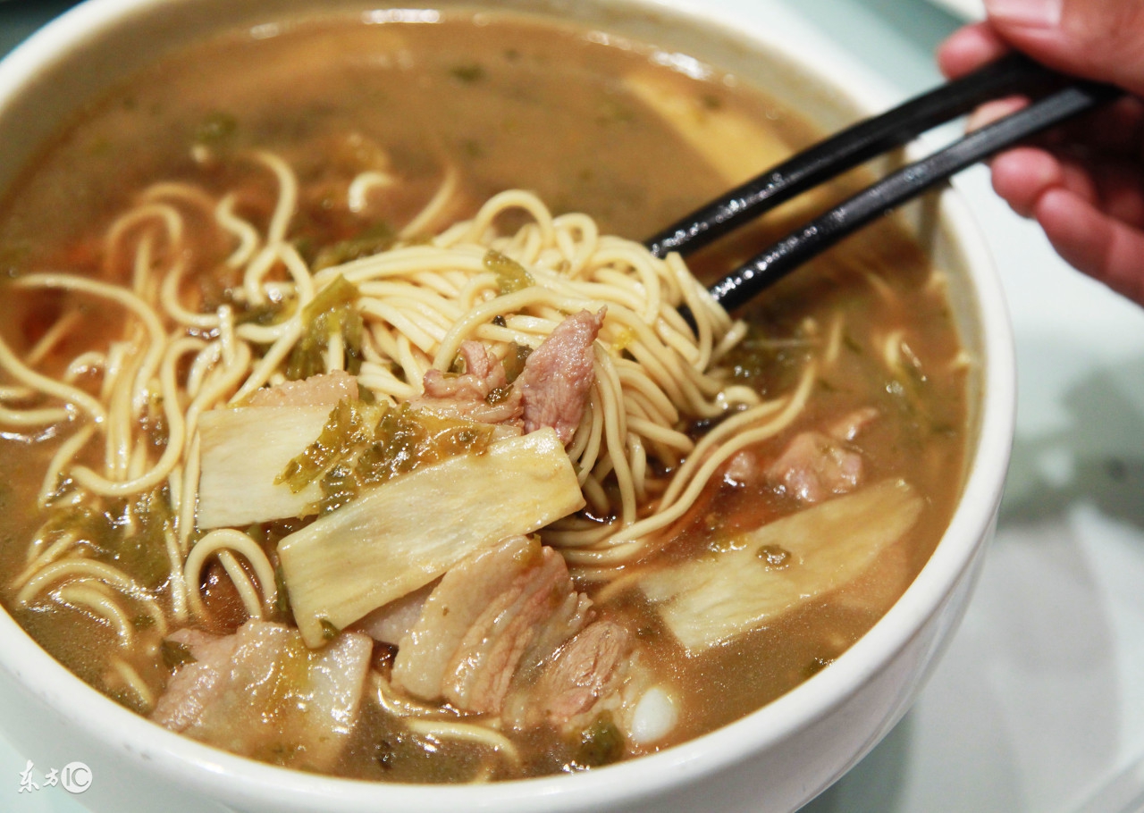 一家20平米的街边小吃店,听听老板是如何做到月营业额30万