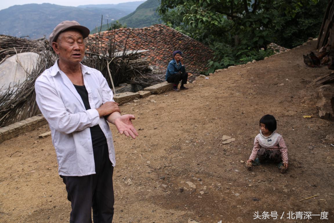 “鹿晗”在泥坑，妈妈在远方，你习以为常的幸福对他们却遥不可及