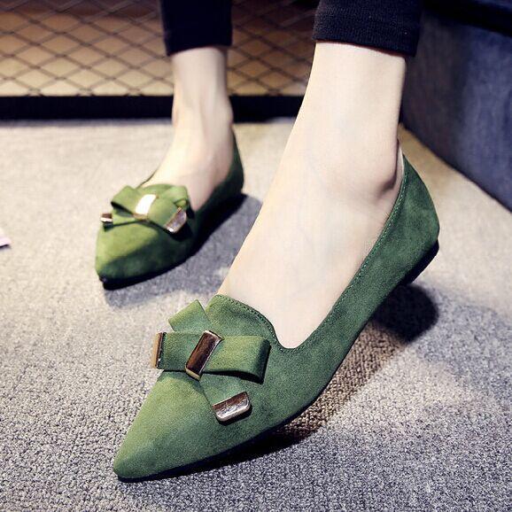 秋天也要招桃花,尖头鞋让你美出天际