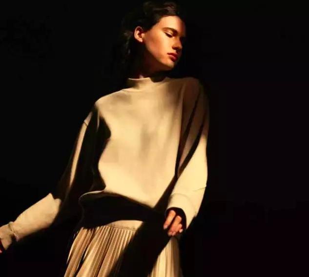 40-50岁减龄穿搭给你们,30岁至50岁这样穿年轻又好看