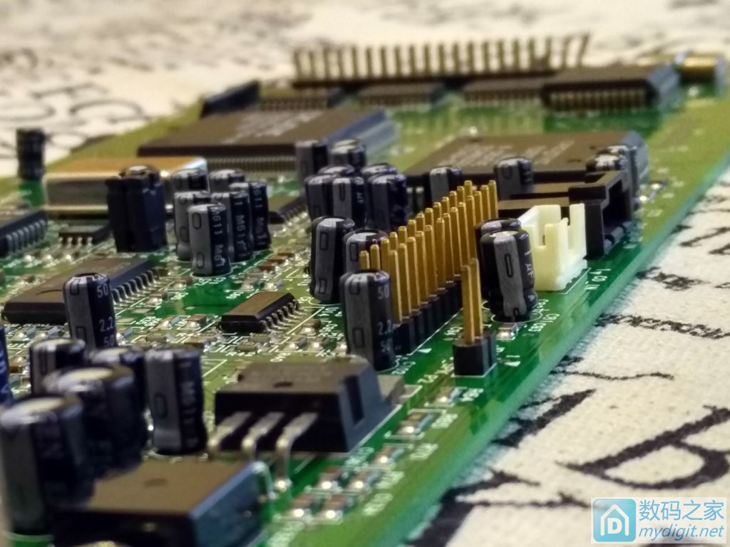 创新soundblaster5.1外置声卡,创新soundblasterawegold声卡