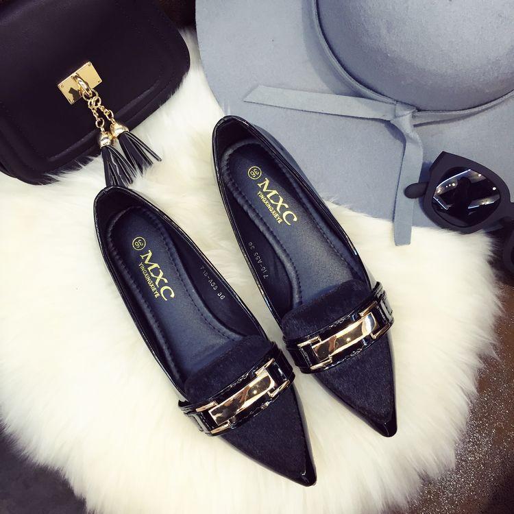 秋天也要招桃花,尖头鞋让你美出天际