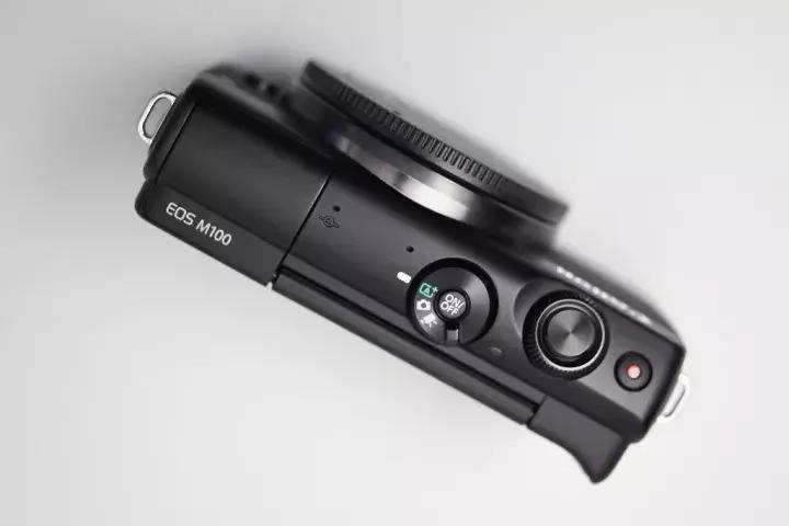 佳能eosm100正式发布,佳能eosm100购买时都带啥